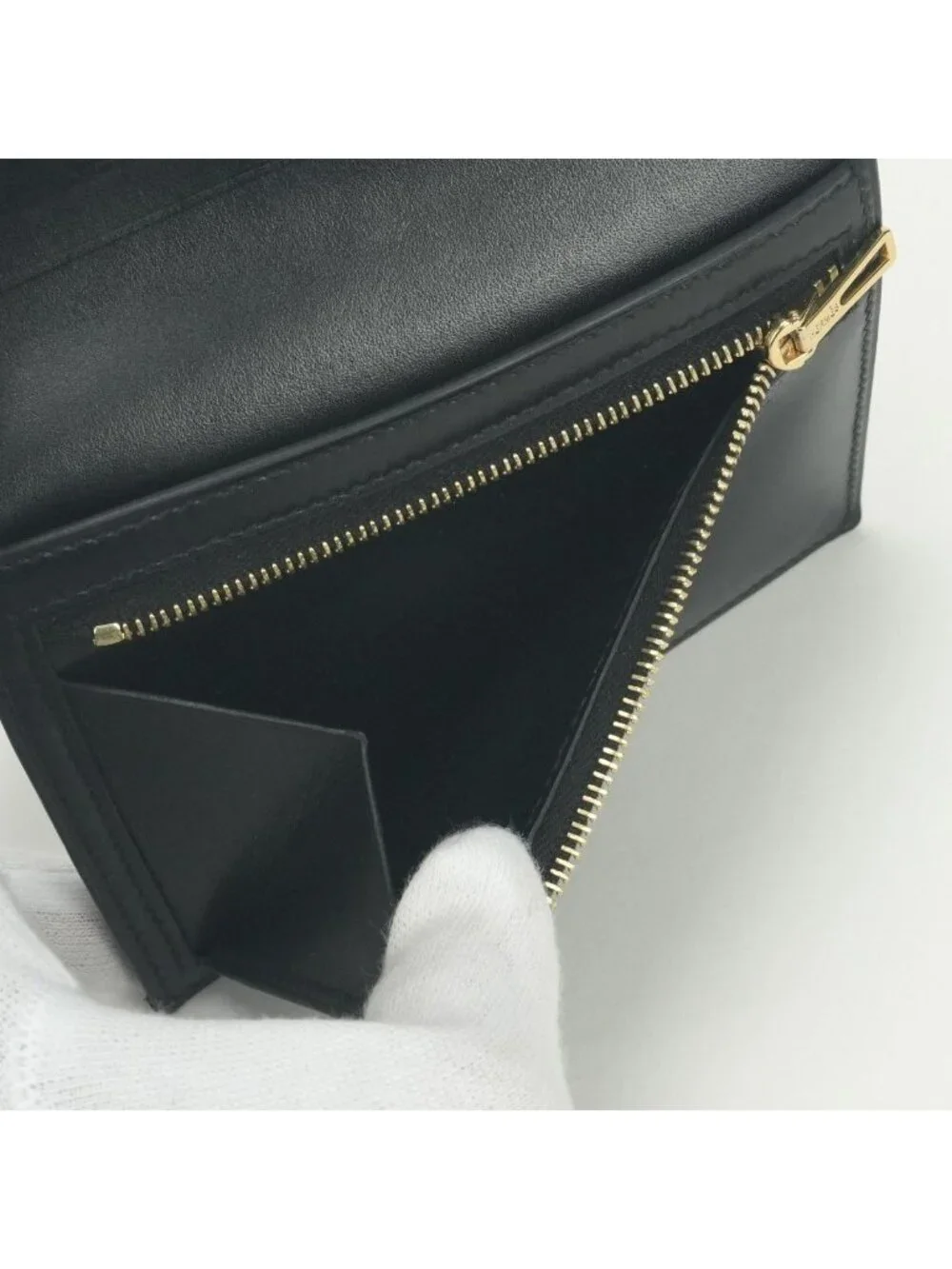Hermes brand model